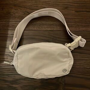 Lululemon Everywhere Belt Bag White Opal - ORIGINAL STRAP